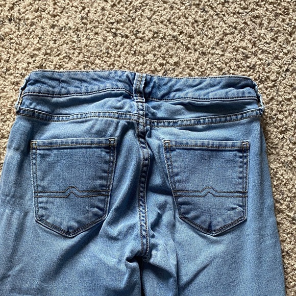 Women’s Arizona Jean Company Boot Cut Short Blue Jeans (Juniors) - Picture 15 of 16